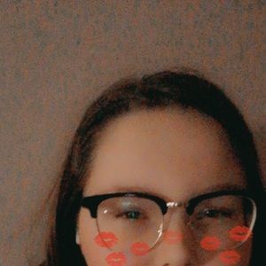 Meet your Posher, Eva